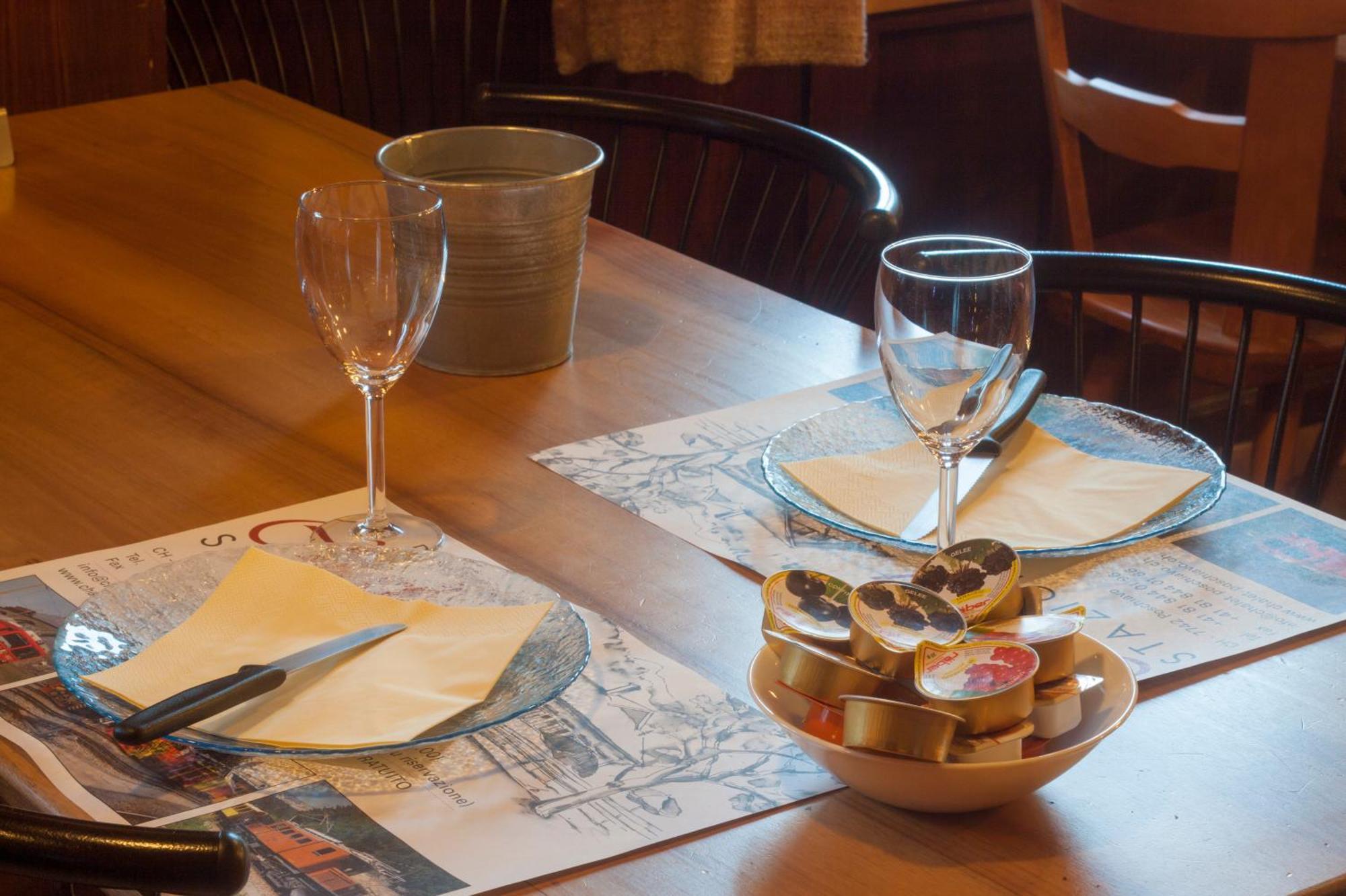 Ristorante Pensione Chalet Stazione Poschiavo Exteriör bild