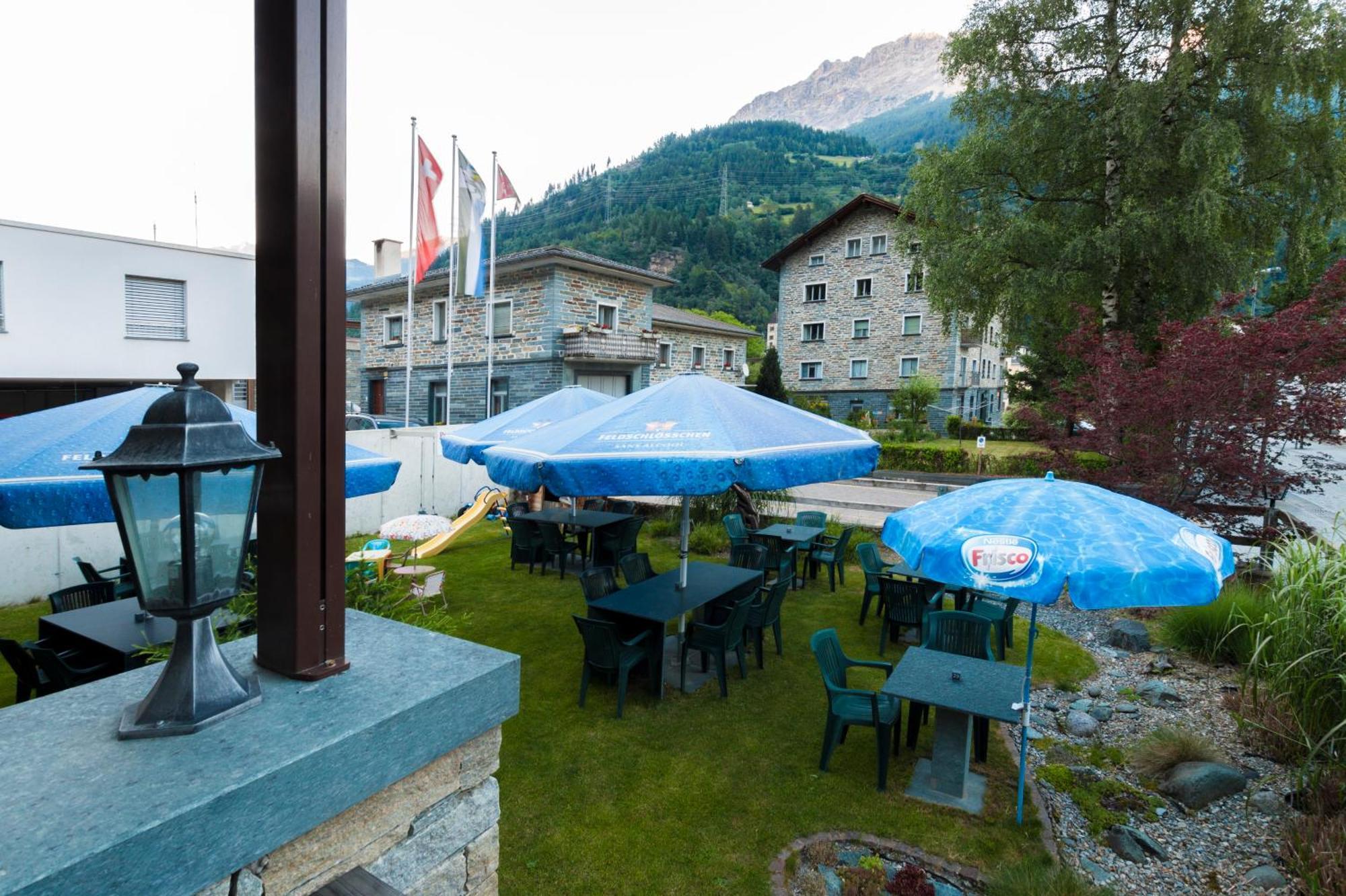 Ristorante Pensione Chalet Stazione Hotell Poschiavo Exteriör bild