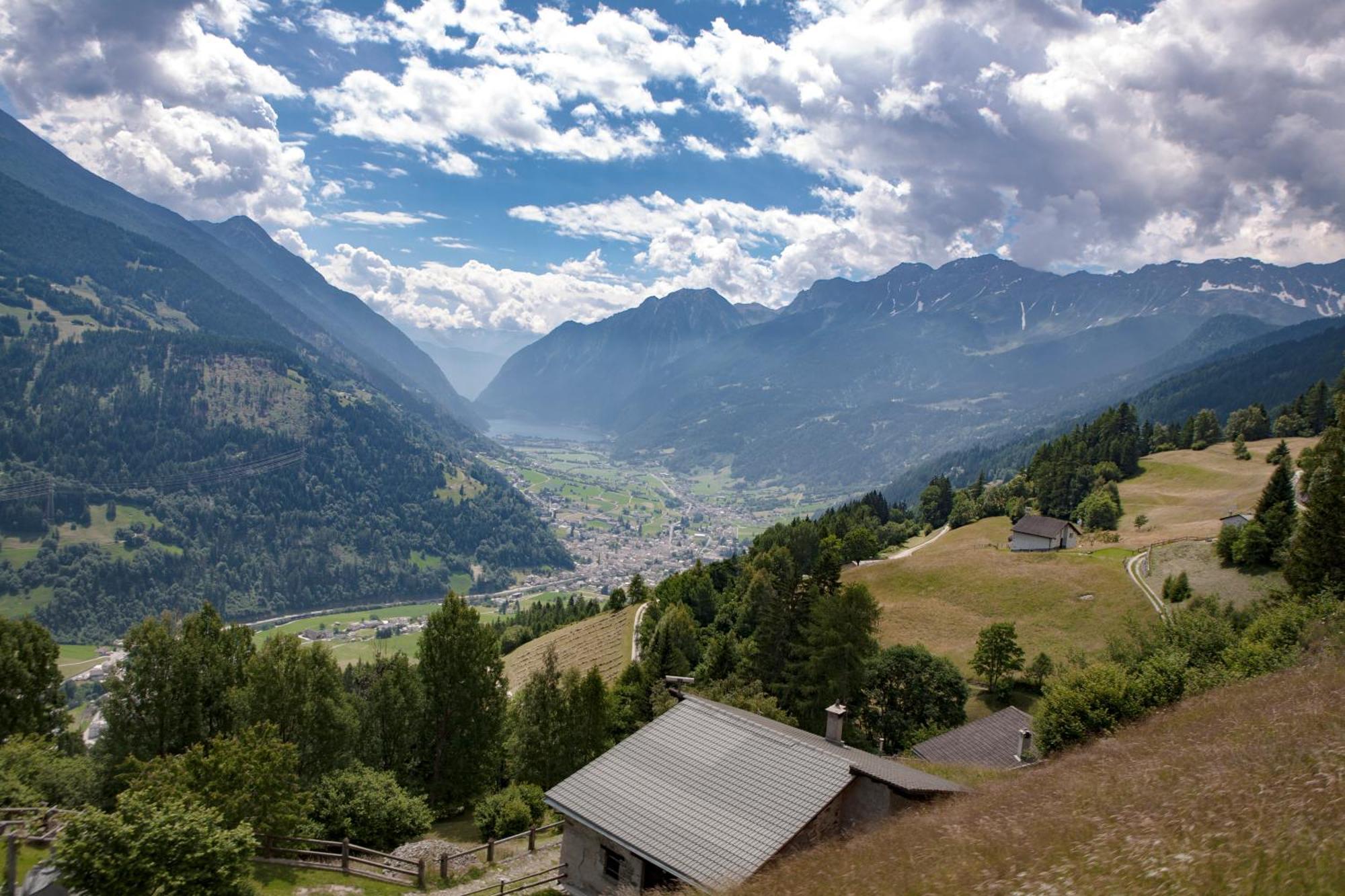 Ristorante Pensione Chalet Stazione Hotell Poschiavo Exteriör bild