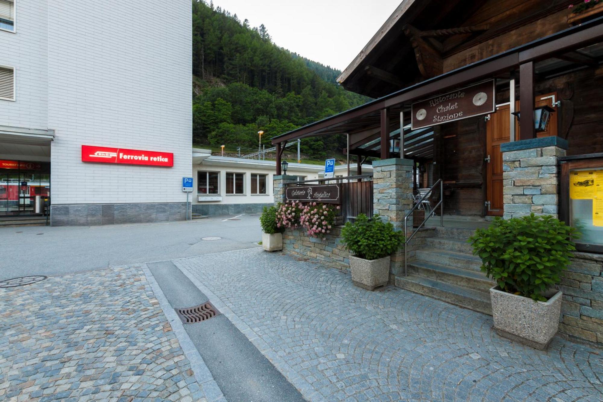 Ristorante Pensione Chalet Stazione Hotell Poschiavo Exteriör bild