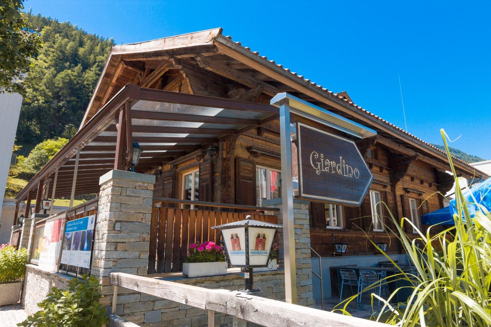 Ristorante Pensione Chalet Stazione Hotell Poschiavo Exteriör bild