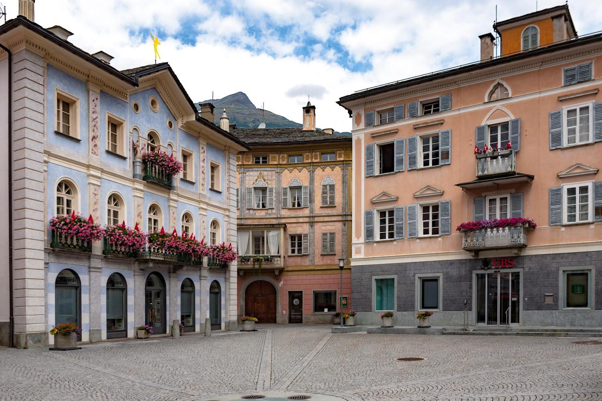 Ristorante Pensione Chalet Stazione Hotell Poschiavo Exteriör bild