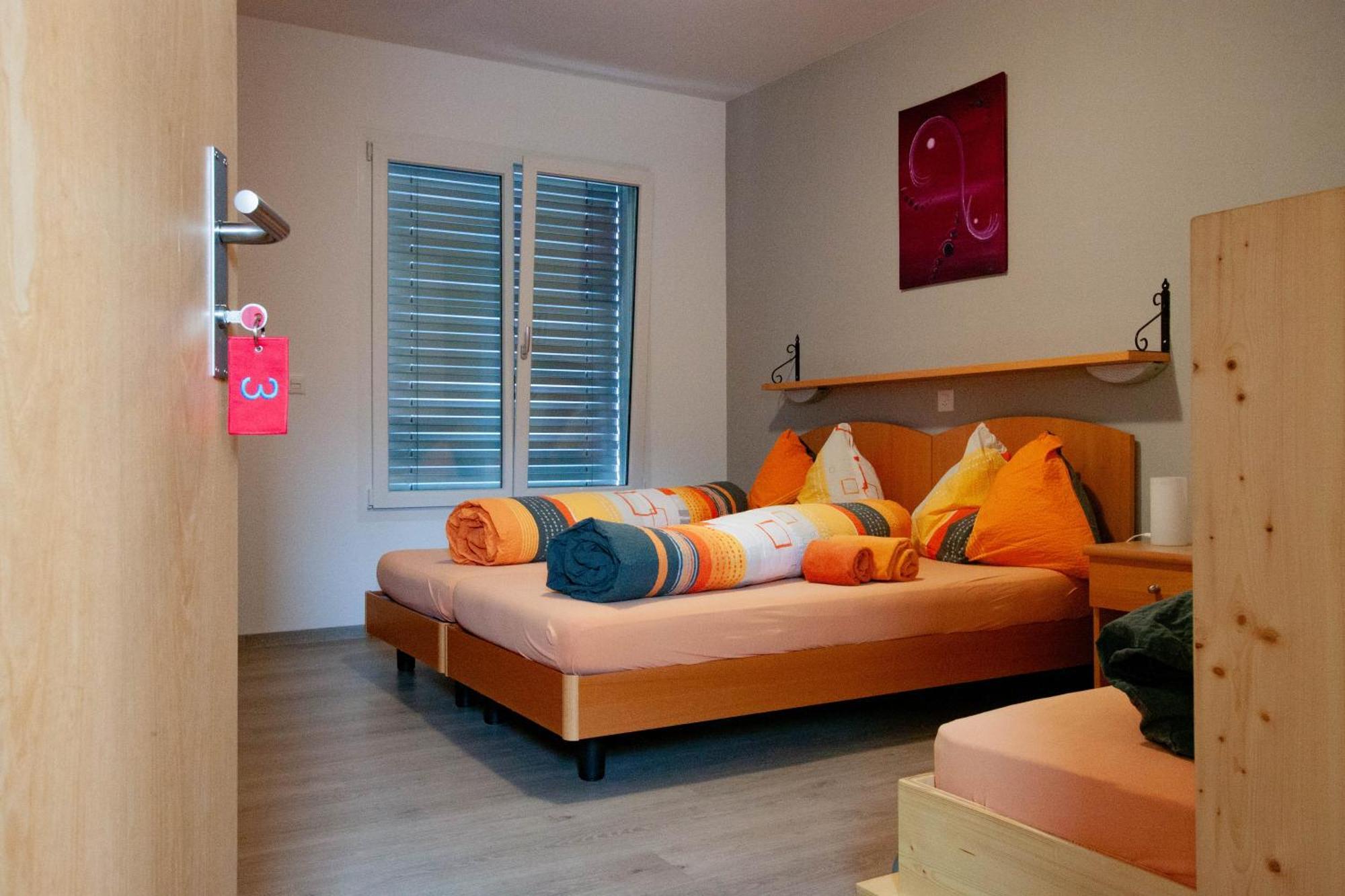 Ristorante Pensione Chalet Stazione Poschiavo Exteriör bild