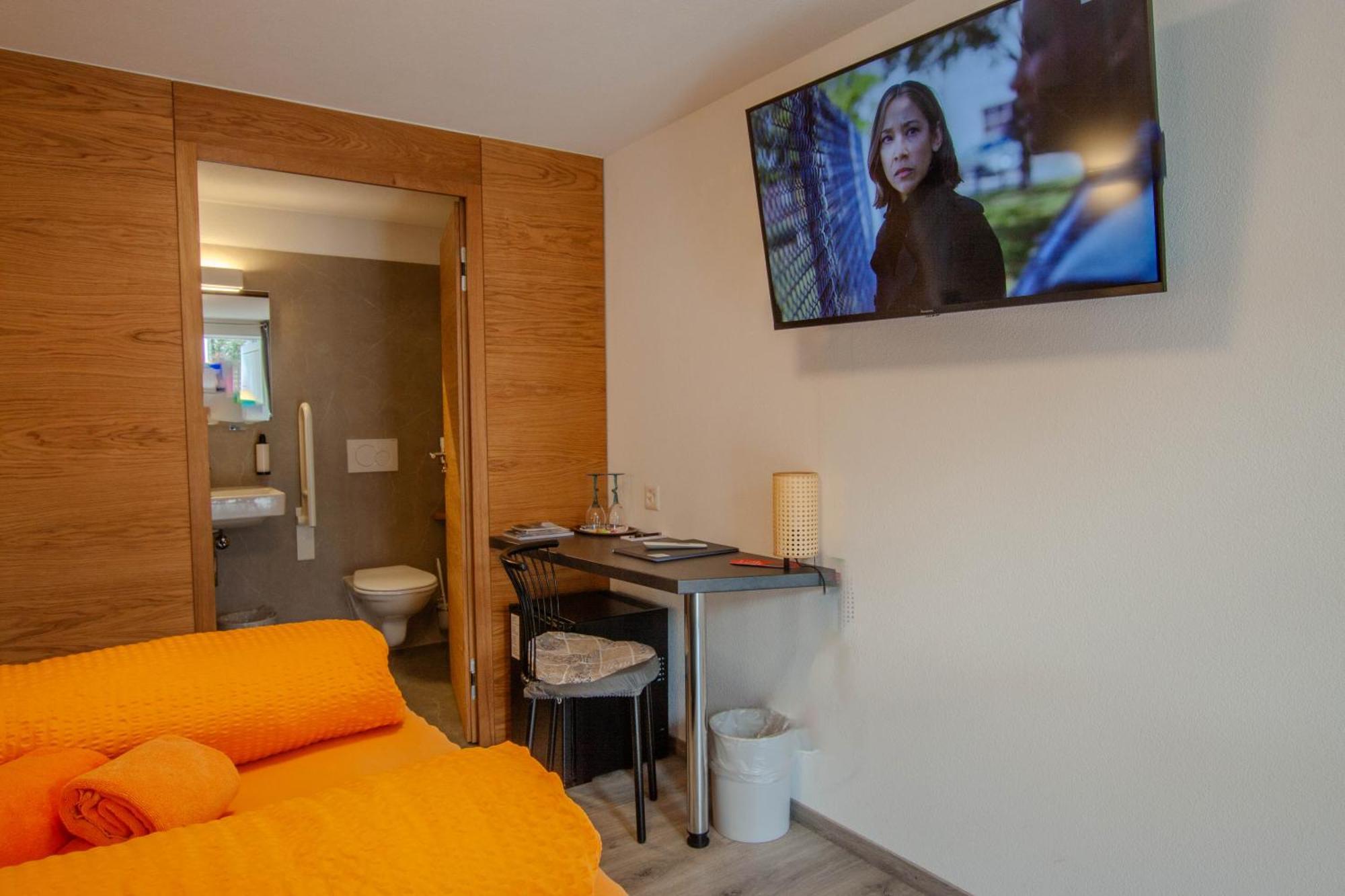 Ristorante Pensione Chalet Stazione Poschiavo Exteriör bild
