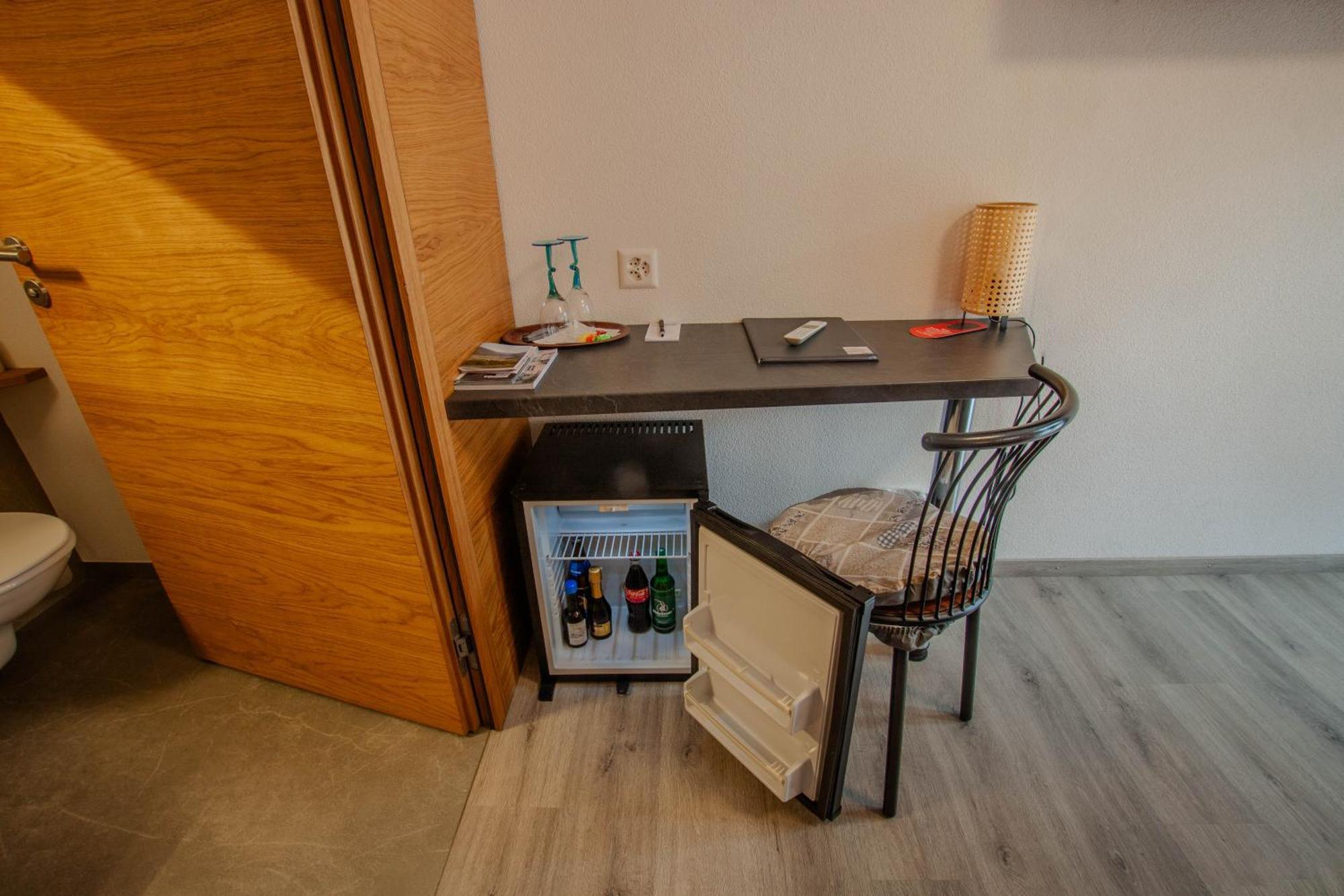 Ristorante Pensione Chalet Stazione Poschiavo Exteriör bild