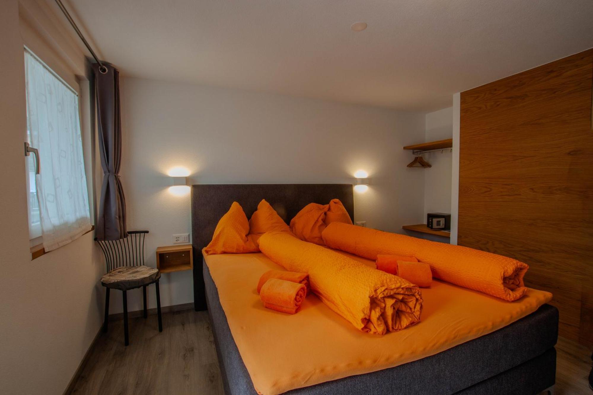 Ristorante Pensione Chalet Stazione Poschiavo Exteriör bild