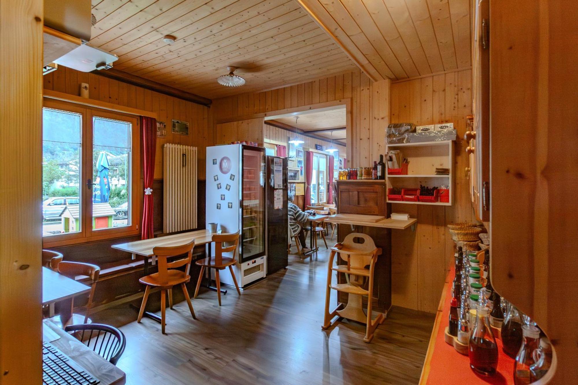 Ristorante Pensione Chalet Stazione Poschiavo Exteriör bild