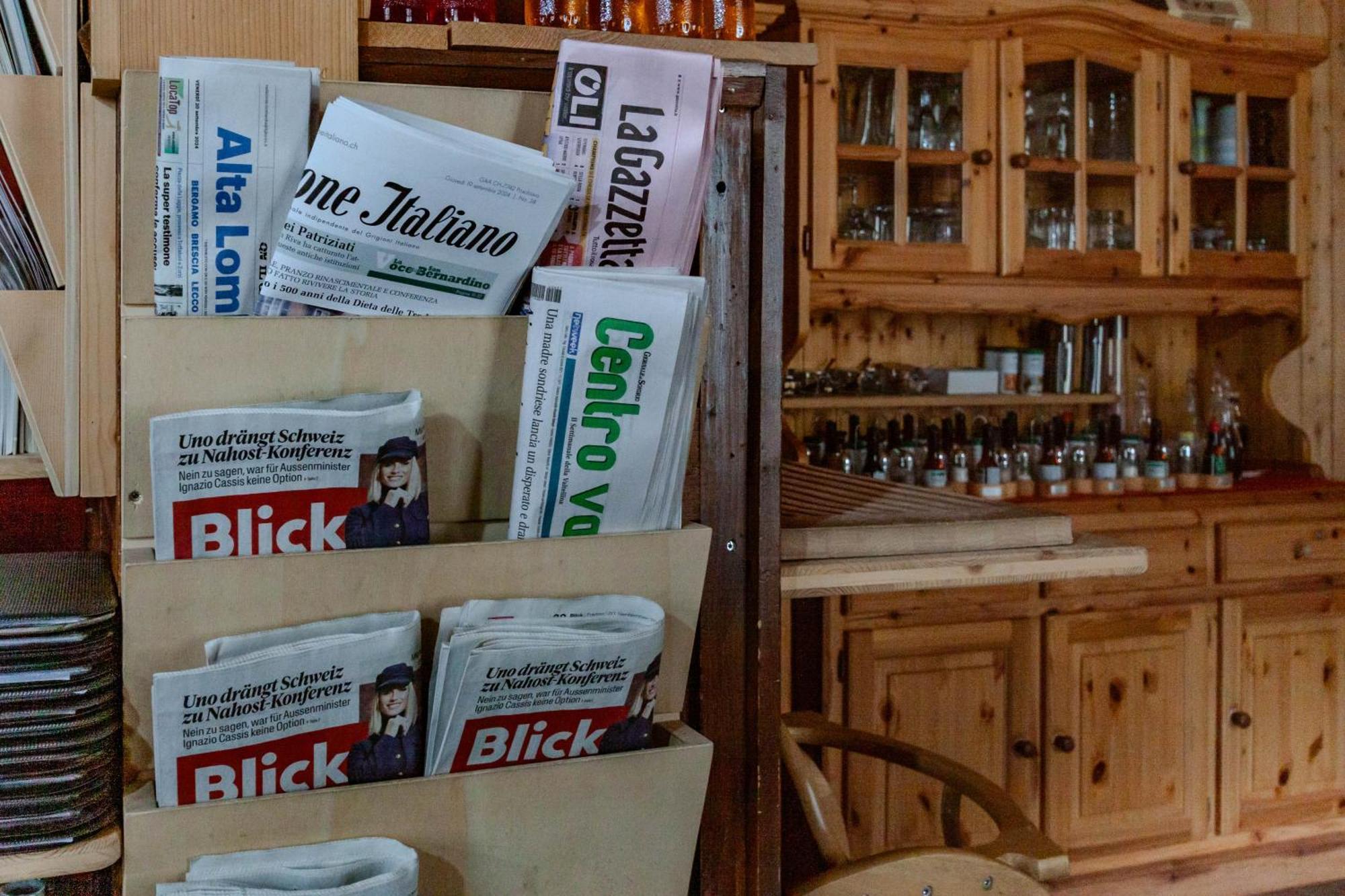 Ristorante Pensione Chalet Stazione Poschiavo Exteriör bild