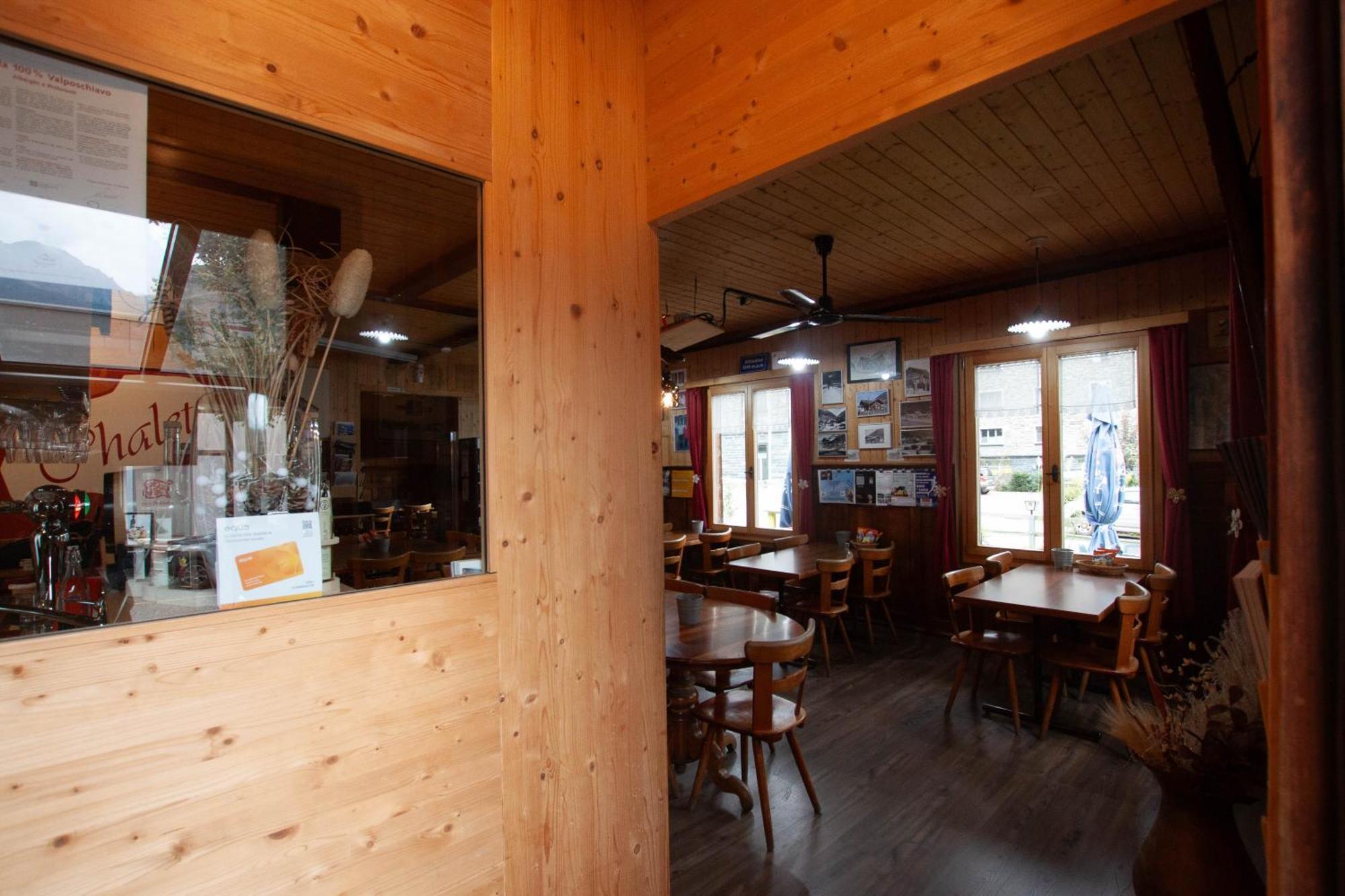 Ristorante Pensione Chalet Stazione Poschiavo Exteriör bild