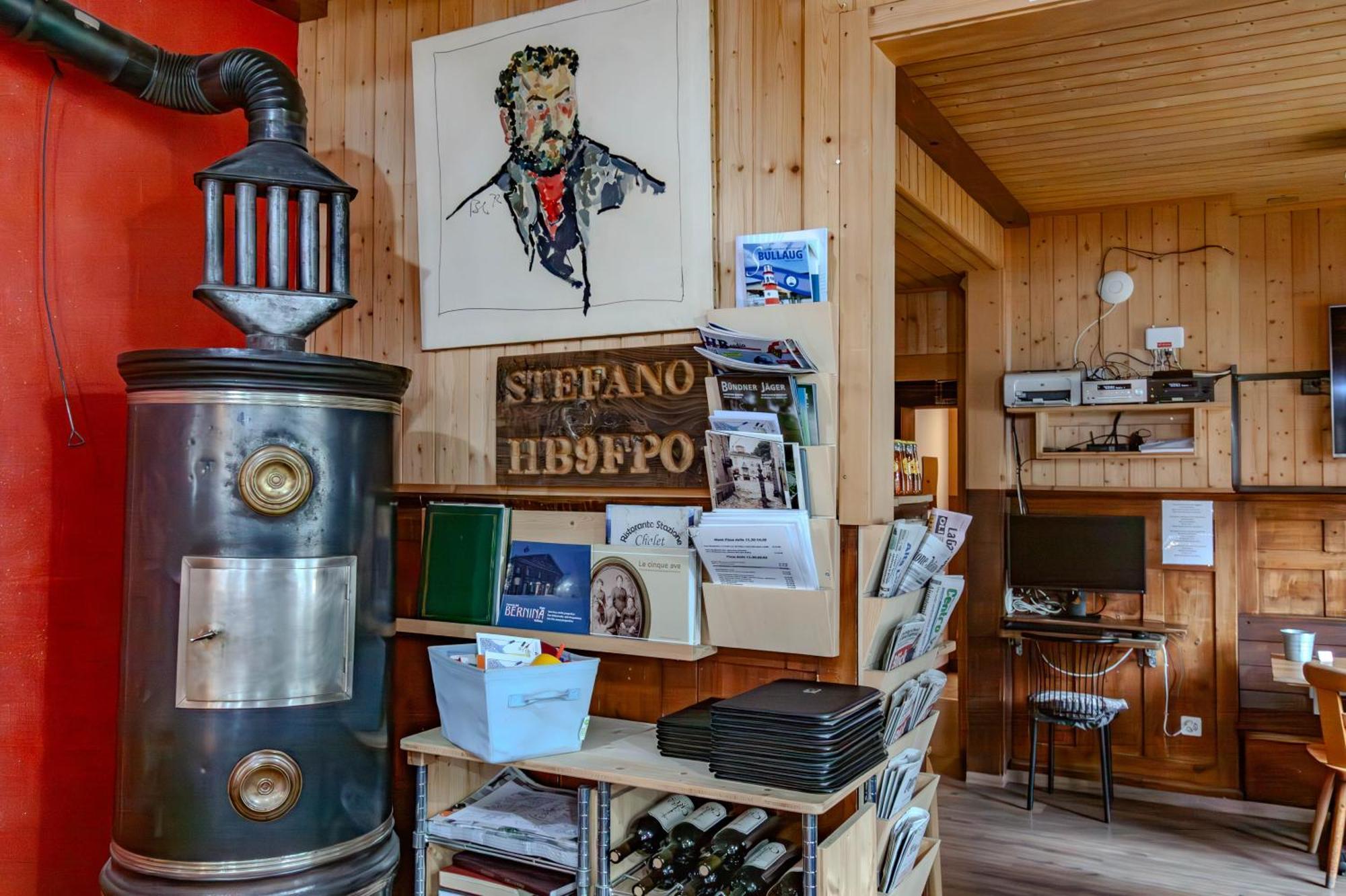 Ristorante Pensione Chalet Stazione Poschiavo Exteriör bild