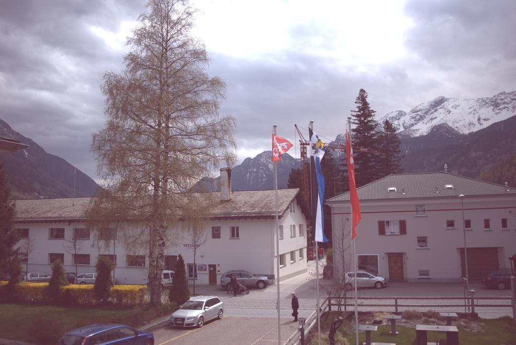 Ristorante Pensione Chalet Stazione Hotell Poschiavo Exteriör bild