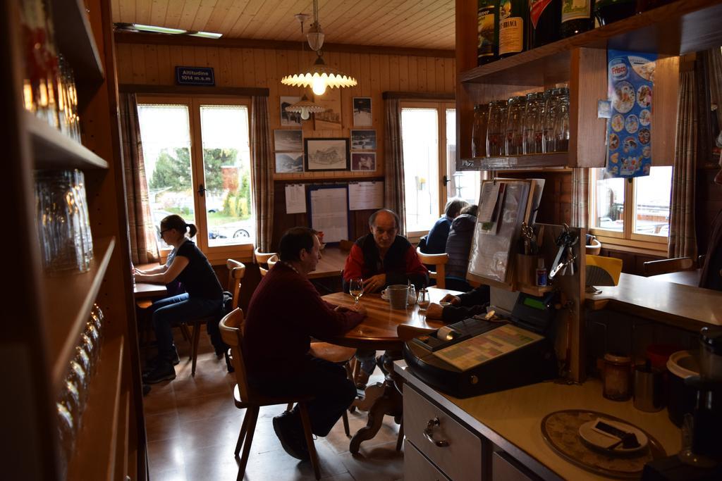 Ristorante Pensione Chalet Stazione Hotell Poschiavo Exteriör bild